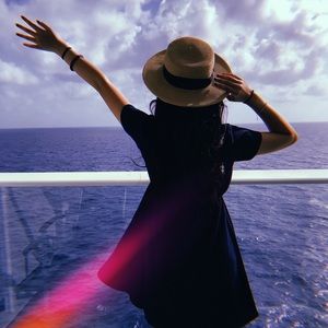 Meet your Posher, Iris